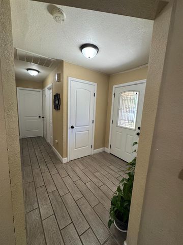 3245 Wemberley Dr, Sacramento, CA 95864