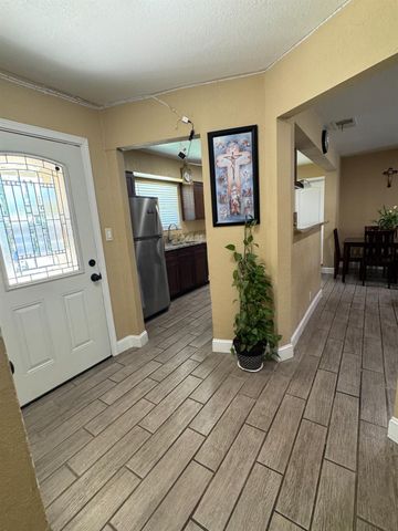 3245 Wemberley Dr, Sacramento, CA 95864