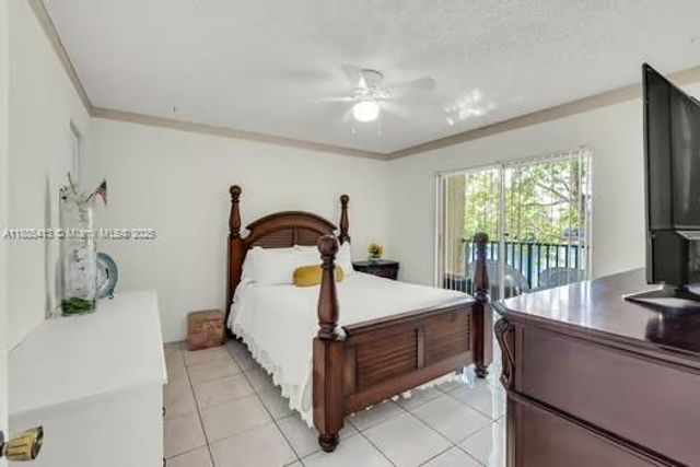 15430 SW 82nd Ln 625, Miami, FL 33193