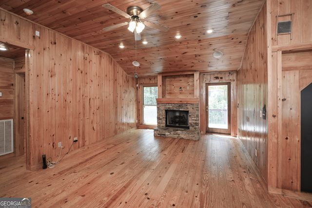 303 Pine Lane, Mineral Bluff, GA 30559