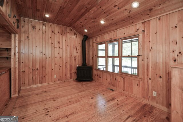303 Pine Lane, Mineral Bluff, GA 30559