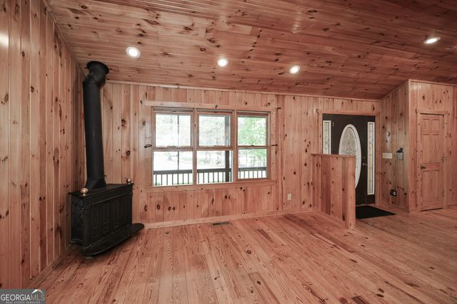 303 Pine Lane, Mineral Bluff, GA 30559