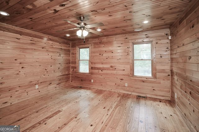 303 Pine Lane, Mineral Bluff, GA 30559