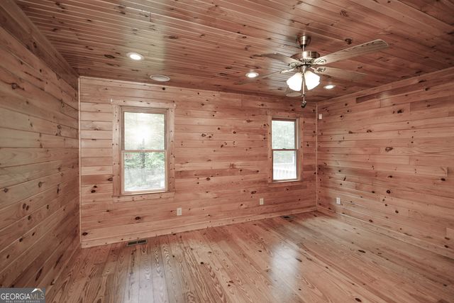 303 Pine Lane, Mineral Bluff, GA 30559