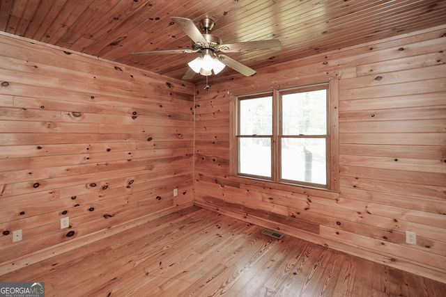 303 Pine Lane, Mineral Bluff, GA 30559