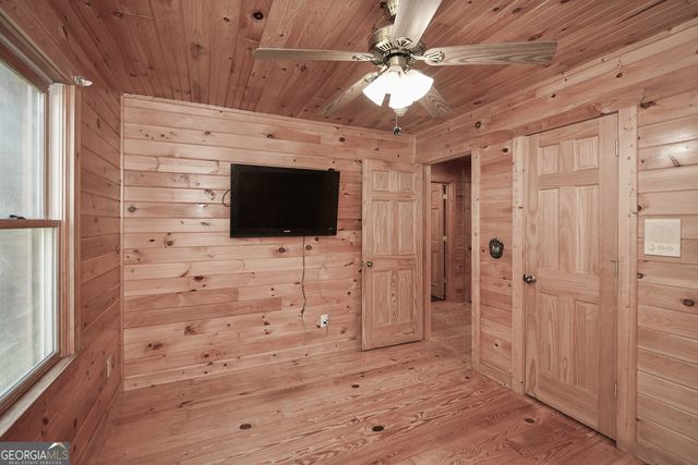 303 Pine Lane, Mineral Bluff, GA 30559