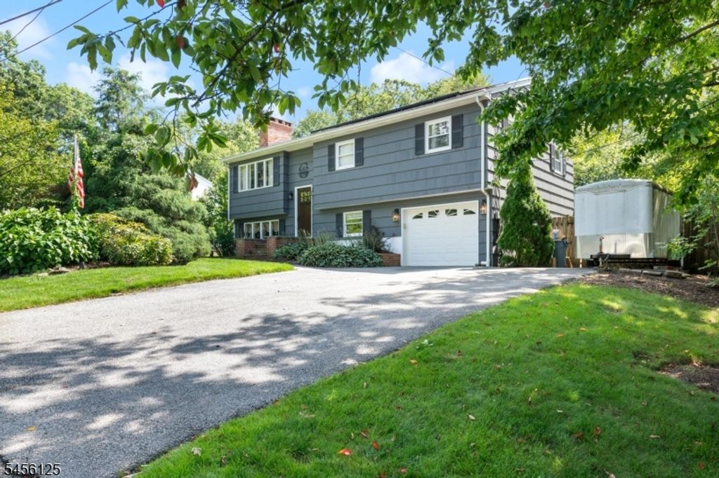 157 Mountain Cir, West Milford Twp., NJ 07480 — exterior