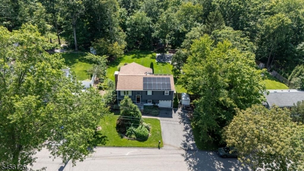 157 Mountain Cir, West Milford Twp., NJ 07480 — photo 4