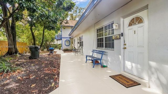 898 NE 39th Street, Oakland Park, FL 33334