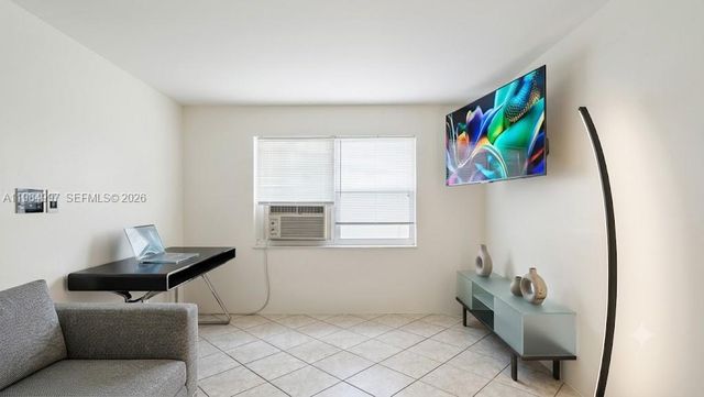 898 NE 39th Street, Oakland Park, FL 33334