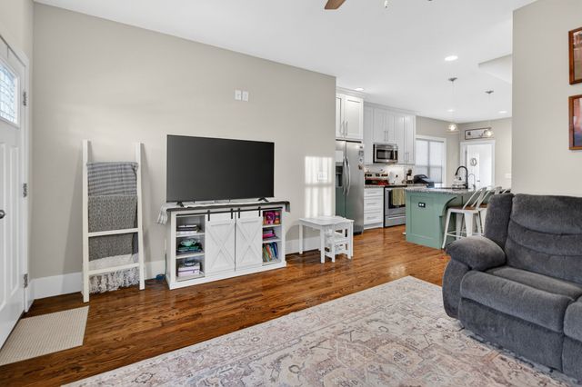 813 5th Ave, E, Springfield, TN 37172