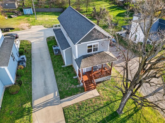 813 5th Ave, E, Springfield, TN 37172