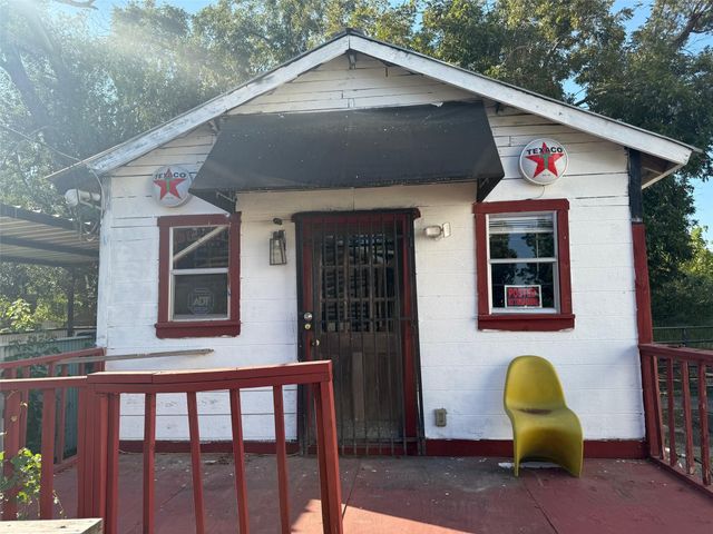 951 Elkhart Street, Houston, TX 77091