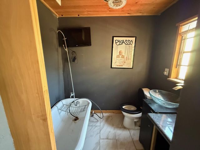 951 Elkhart Street, Houston, TX 77091