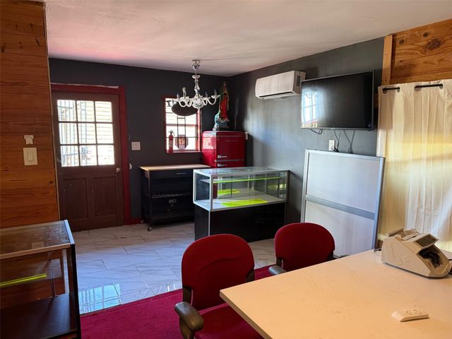 951 Elkhart Street, Houston, TX 77091