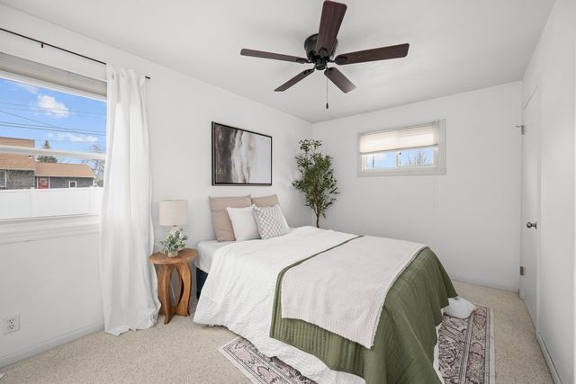 2225 Hillandale Road, Davenport, IA 52804