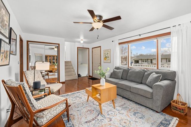 2225 Hillandale Road, Davenport, IA 52804