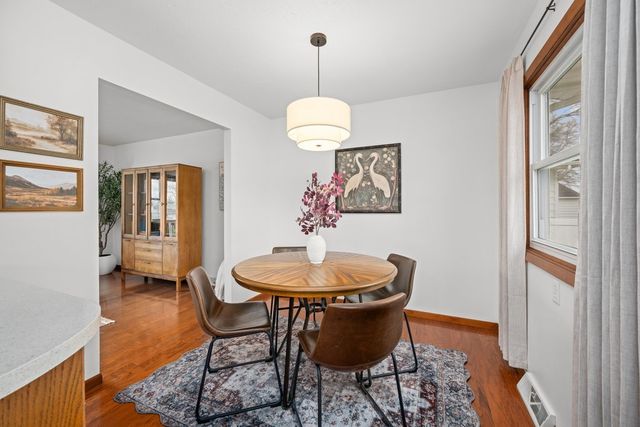 2225 Hillandale Road, Davenport, IA 52804