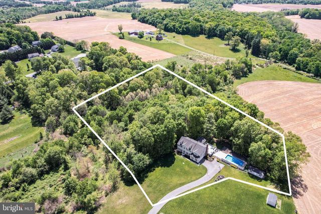202 ALMAR DR, Hampstead, MD 21074