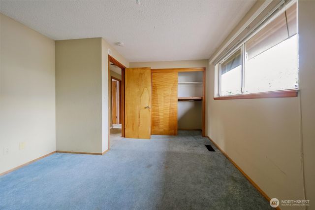 7233 Tacoma Avenue S, Tacoma, WA 98408