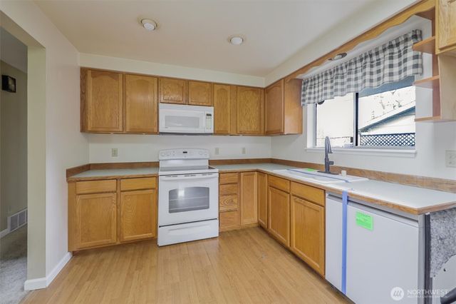 7233 Tacoma Avenue S, Tacoma, WA 98408