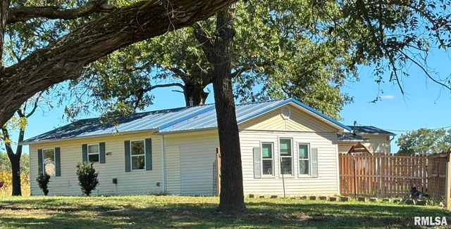 3152 Hotze Road, Salem, IL 62881