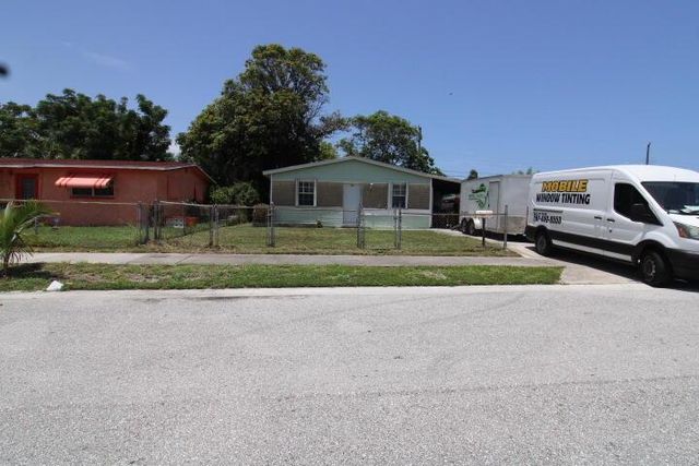 1412 W 6TH Street, Riviera Beach, FL 33404