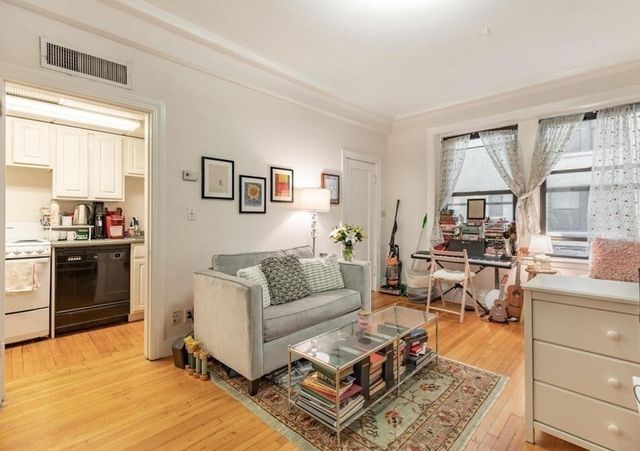 464 Commonwealth Ave 27, Boston, MA 02215
