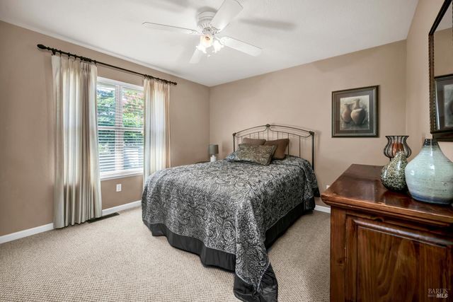 17120 Knollview Dr, Hidden Valley Lake, CA 95467