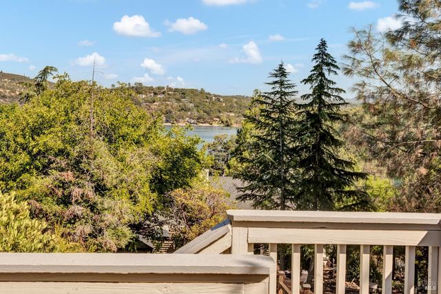 17120 Knollview Dr, Hidden Valley Lake, CA 95467