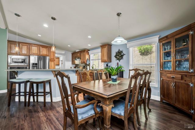 17120 Knollview Dr, Hidden Valley Lake, CA 95467