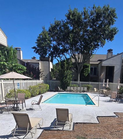 7016 N Holiday Dr 7016, Galveston, TX 77550