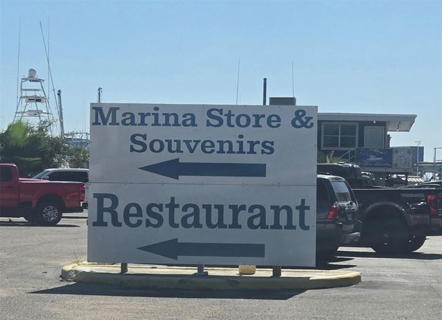 7016 N Holiday Dr 7016, Galveston, TX 77550