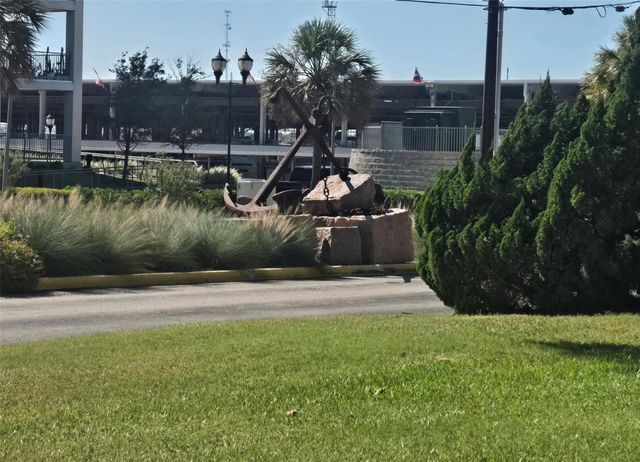 7016 N Holiday Dr 7016, Galveston, TX 77550