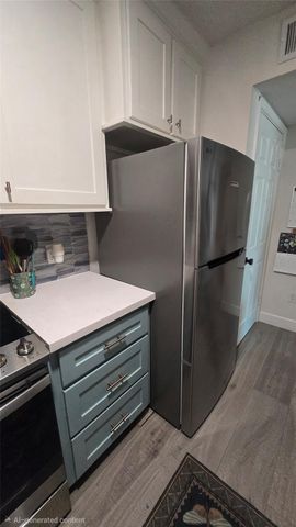 7016 N Holiday Dr 7016, Galveston, TX 77550