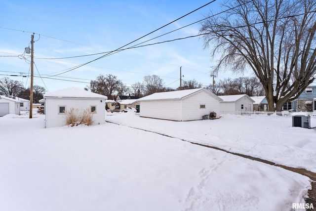 5215 11TH Avenue, Moline, IL 61265