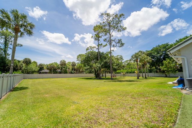 13796 Doubletree Trail, Wellington, FL 33414