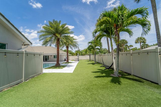 13796 Doubletree Trail, Wellington, FL 33414