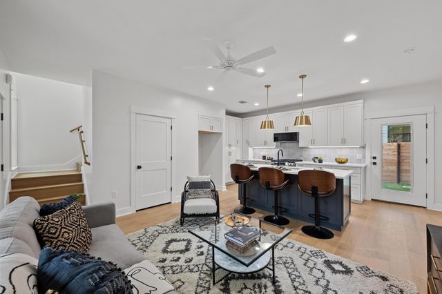 1906 Willow ST 2, Austin, TX 78702