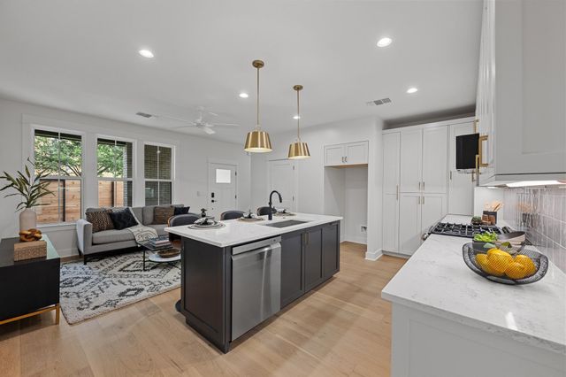 1906 Willow ST 2, Austin, TX 78702