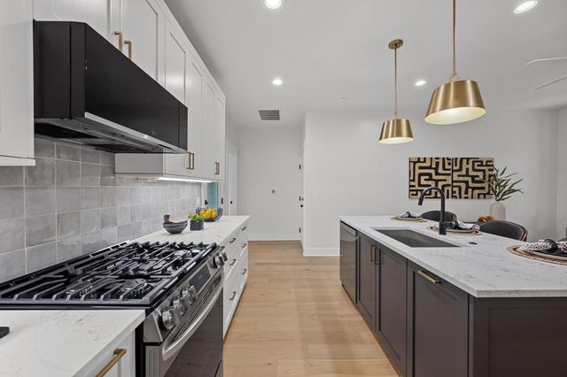 1906 Willow ST 2, Austin, TX 78702
