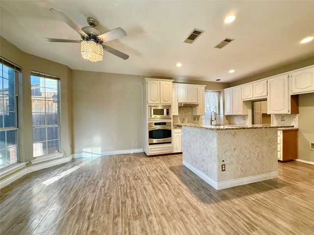 2301 Mapleleaf Lane, Flower Mound, TX 75028