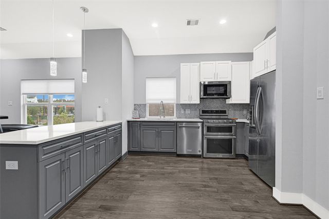 6118 Truro Street, Houston, TX 77007