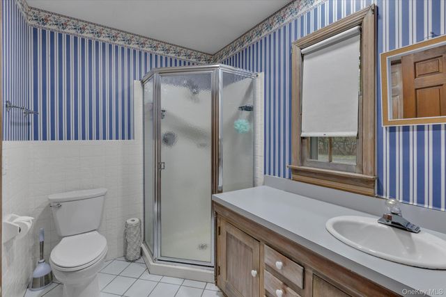 4 Dolphins Rise, Lloyd Harbor, NY 11743