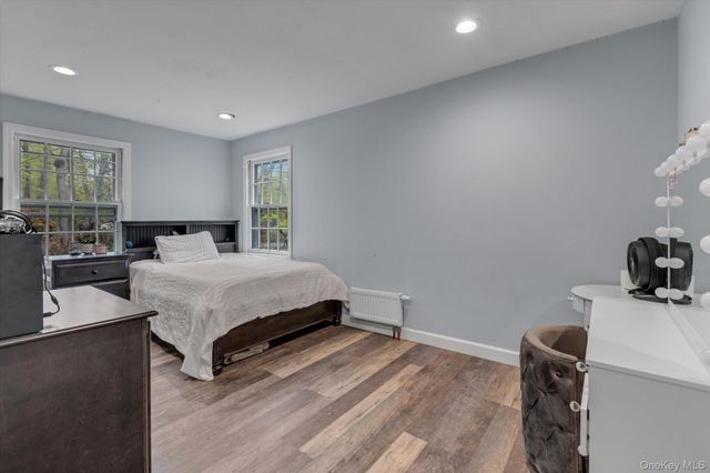 4 Dolphins Rise, Lloyd Harbor, NY 11743