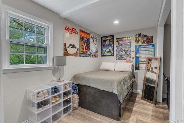4 Dolphins Rise, Lloyd Harbor, NY 11743