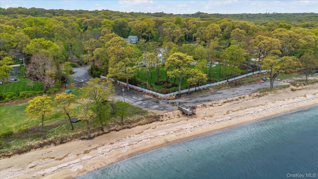 4 Dolphins Rise, Lloyd Harbor, NY 11743