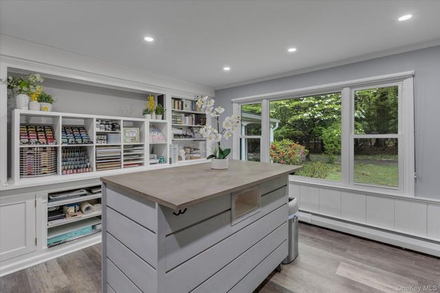 4 Dolphins Rise, Lloyd Harbor, NY 11743