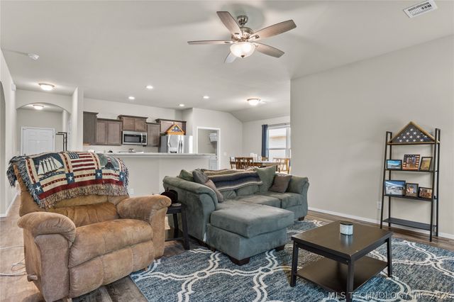 23489 S Donna Lane, Claremore, OK 74019
