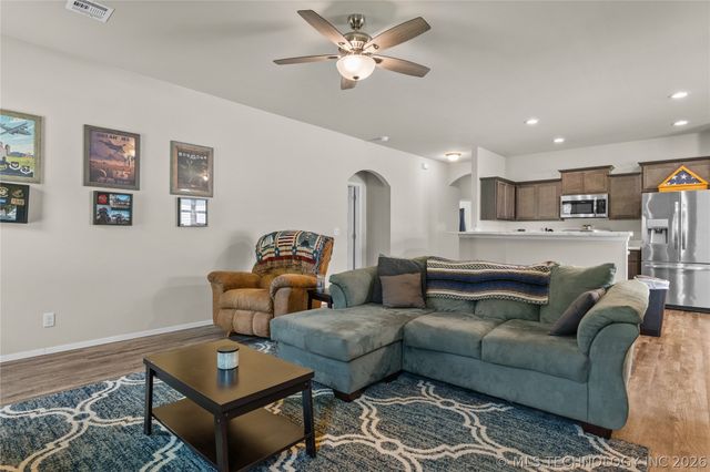 23489 S Donna Lane, Claremore, OK 74019